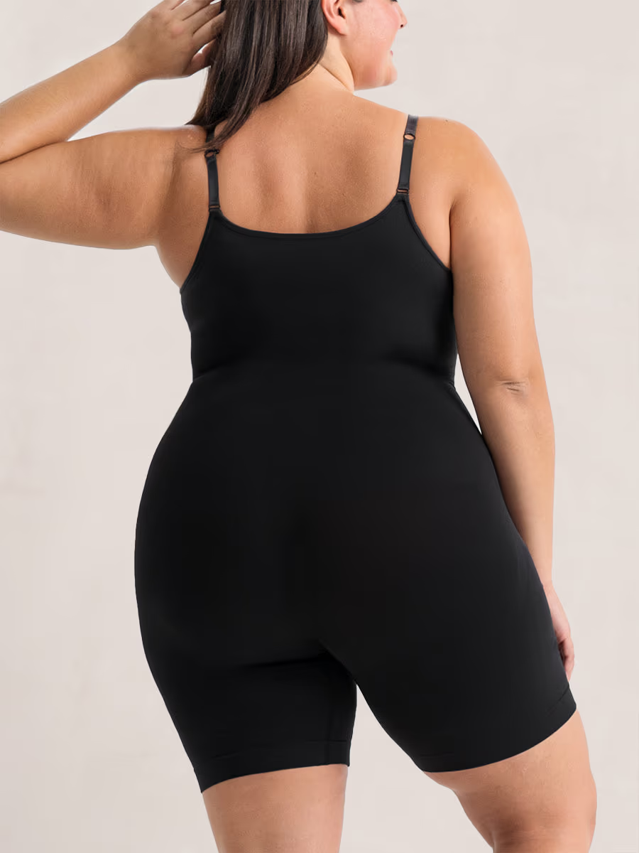 Shaperwear Essentials All Day Every Day Scoop Neck Mid-Thigh Bodysuit